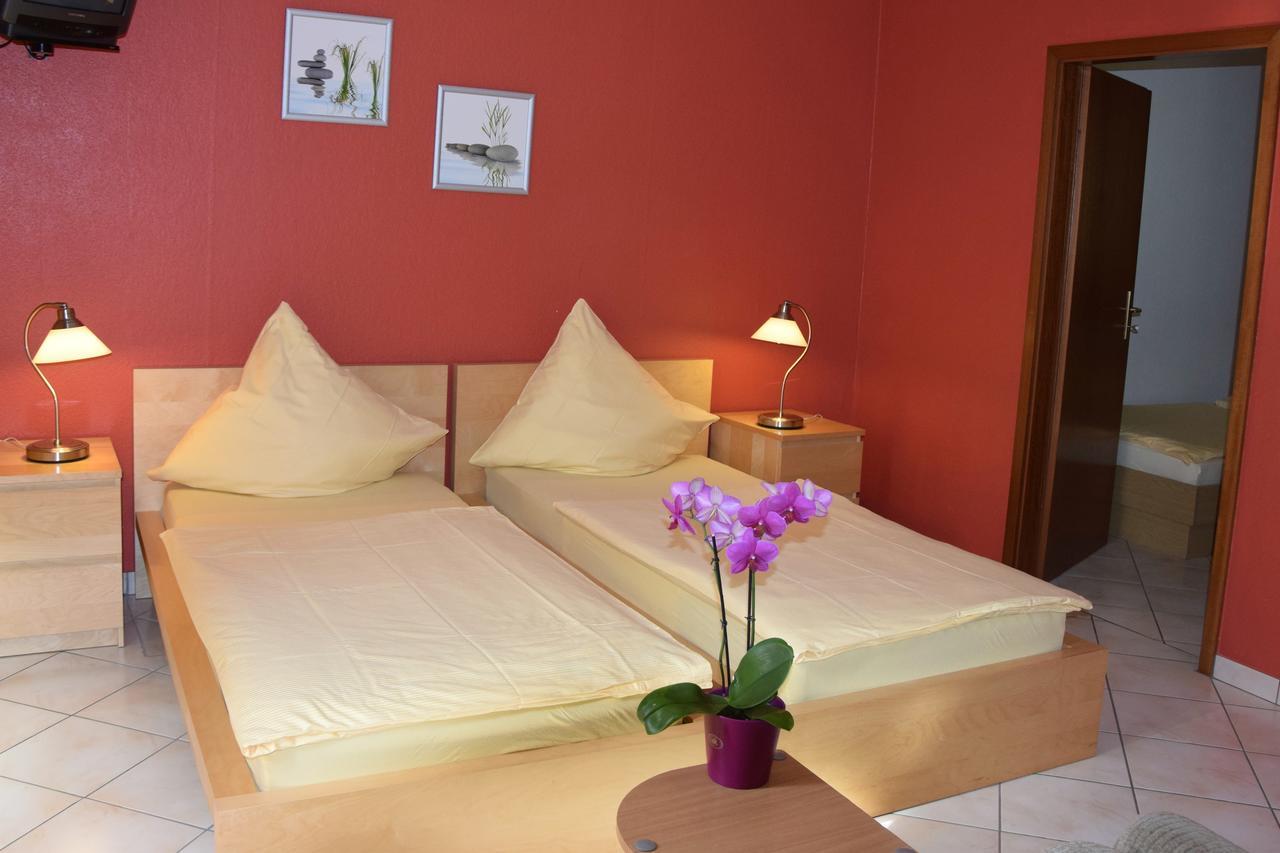 Camping De L'Our Appartements Vianden Bagian luar foto