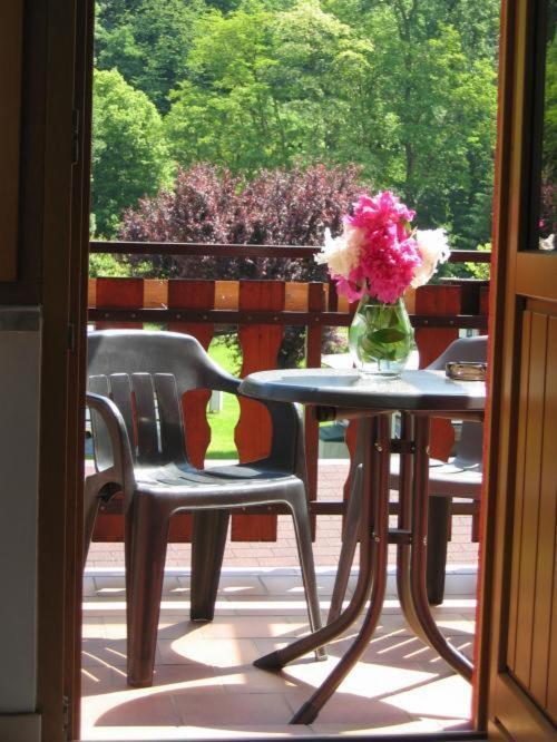 Camping De L'Our Appartements Vianden Bagian luar foto